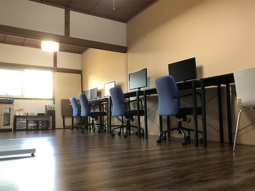 ネイティブキャラバン株式会社の湘南SFCのすぐ近く！Webデザイナー・コーダーの長期インターンの画像1